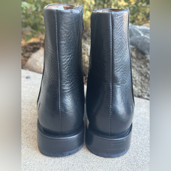 Frye Black Leather zip up  Ankle Boots nwot 7.5 - Picture 7 of 12